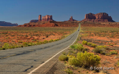 On The Road Again – Monument Valley, Utah USA