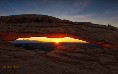 Merry Christmas – Mesa Arch, Canyonlands National Park, Utah USA